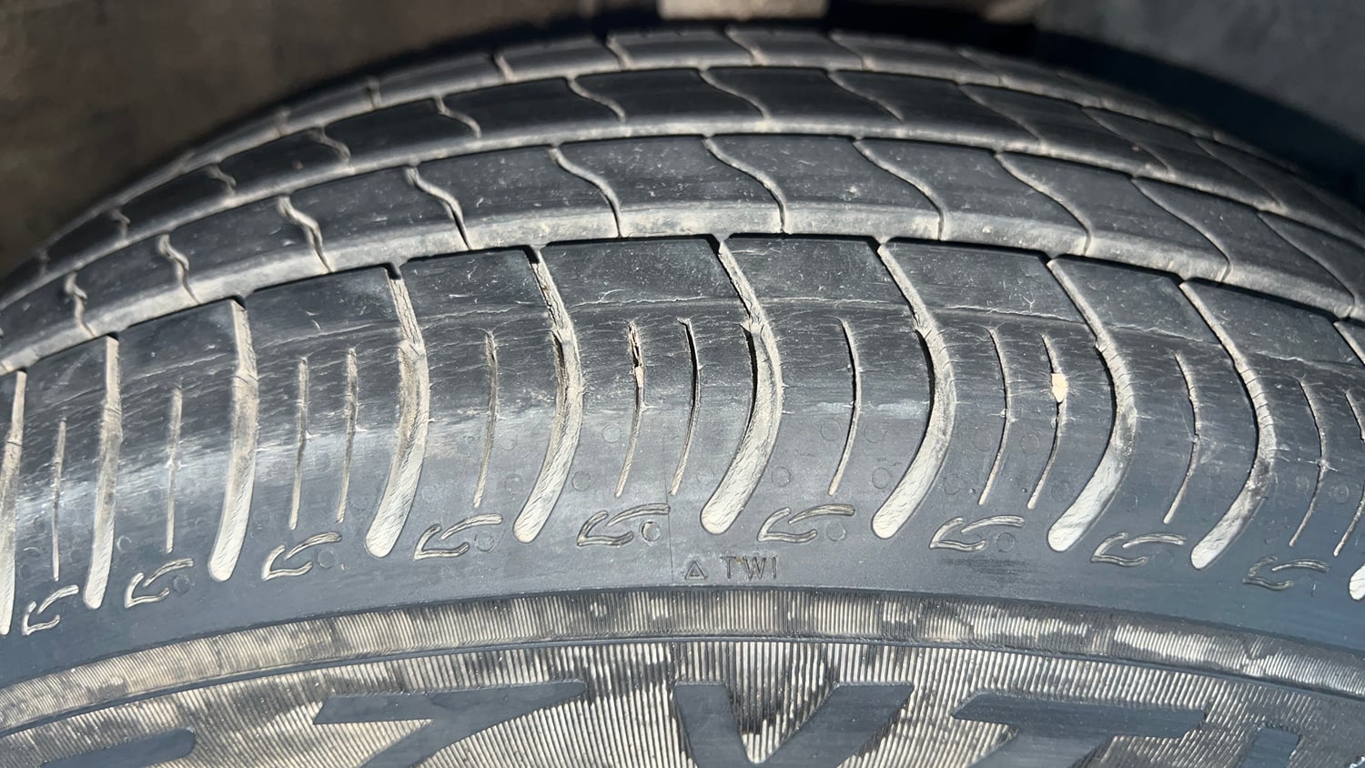 Used 2022 Maruti Suzuki Wagon R VXI 1.0 Petrol Manual tyres RIGHT FRONT TYRE TREAD VIEW