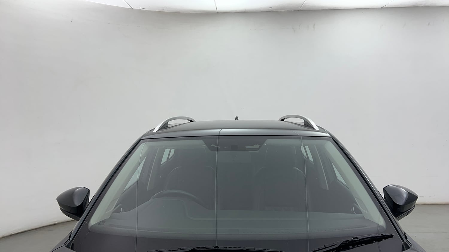 Used 2022 Volkswagen Taigun Highline 1.0 TSI AT Petrol Automatic exterior FRONT WINDSHIELD VIEW
