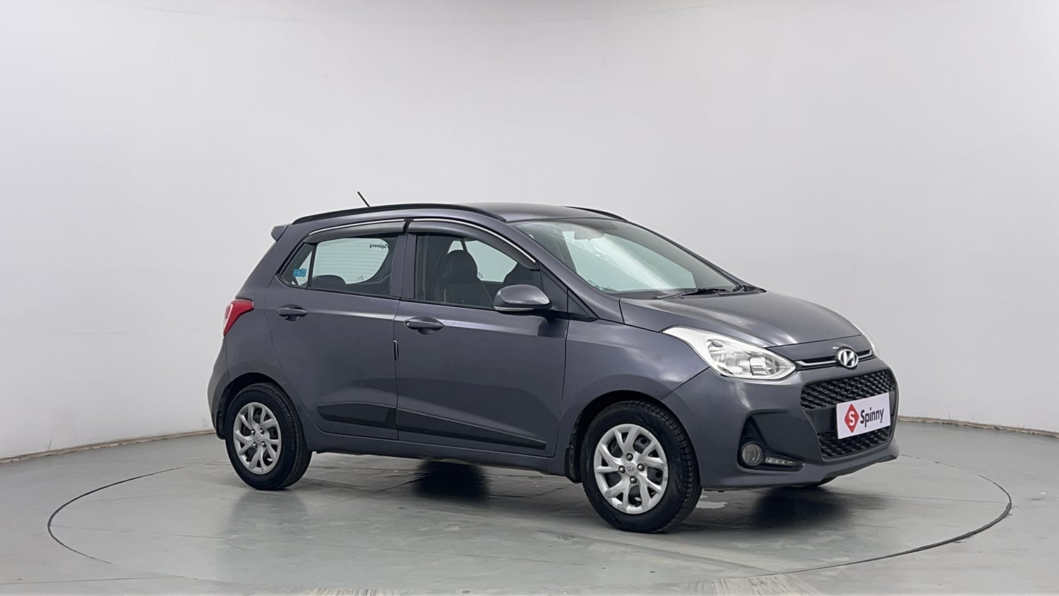 Used 2019 Hyundai Grand i10 Sportz 1.2 Kappa VTVT Petrol Manual exterior RIGHT FRONT CORNER VIEW