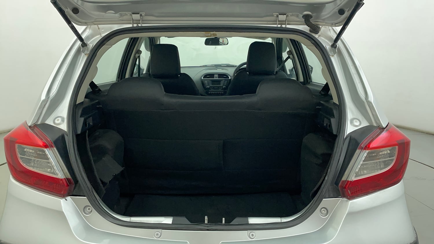 Used 2018 Tata Tiago Revotron XZ Petrol Manual interior DICKY INSIDE VIEW