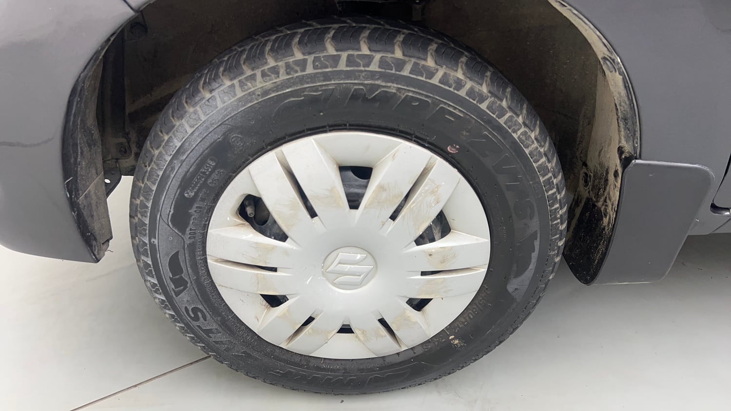 Used 2017 Maruti Suzuki Alto 800 VXi Petrol Manual tyres LEFT FRONT TYRE RIM VIEW