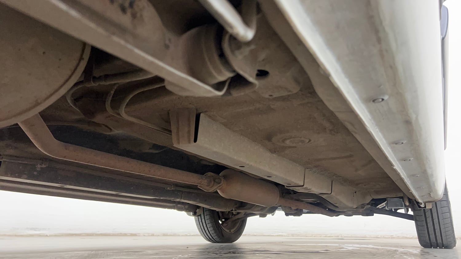 Used 2014 Maruti Suzuki Wagon R VXI Petrol Manual extra REAR RIGHT UNDERBODY VIEW