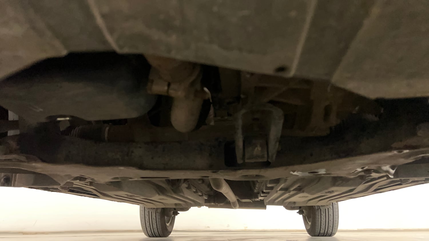 Used 2019 Maruti Suzuki Vitara Brezza [2016-2020] ZDi Plus Diesel Manual extra FRONT LEFT UNDERBODY VIEW