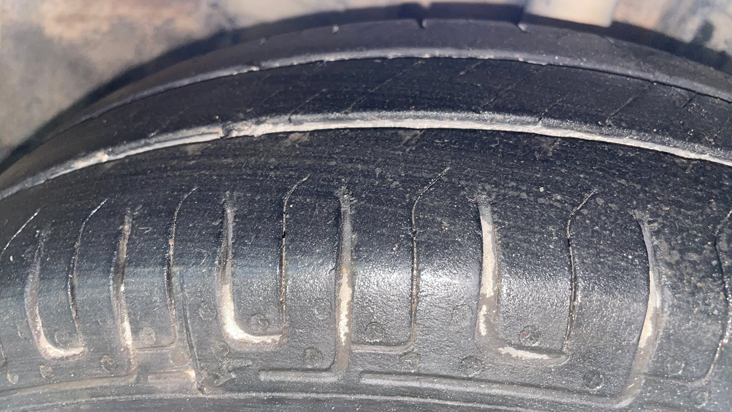 Used 2016 Datsun Redi-GO T (O) Petrol Manual tyres RIGHT FRONT TYRE TREAD VIEW