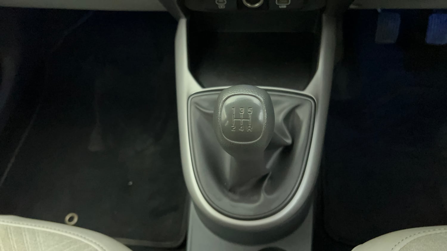Used 2025 Hyundai Grand i10 Nios Magna 1.2 Kappa Petrol Manual interior GEAR  KNOB VIEW