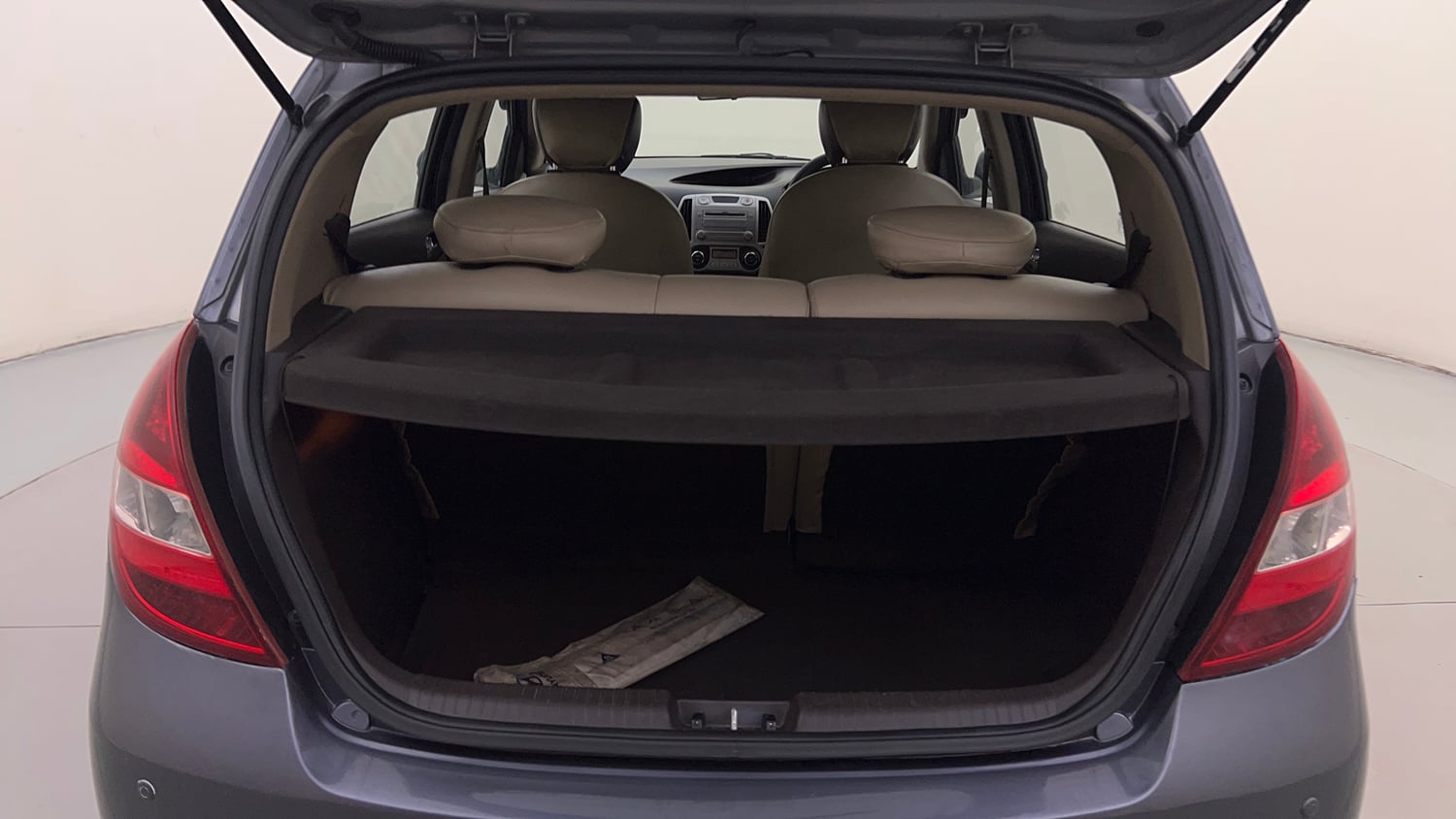 Used 2012 Hyundai i20 Asta 1.2 Petrol Manual interior DICKY INSIDE VIEW