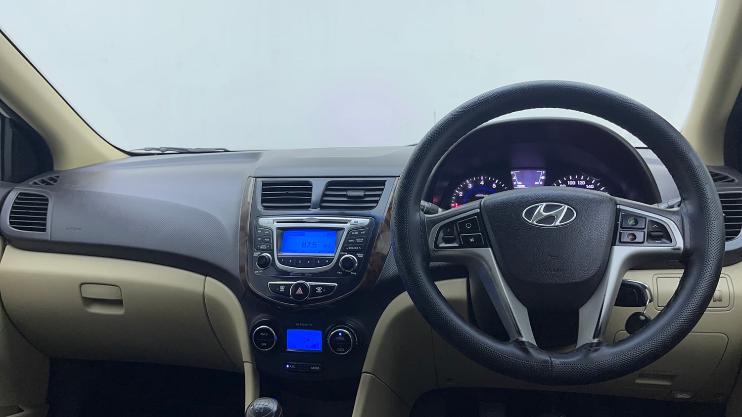 Used 2015 Hyundai Verna Fluidic 1.6 VTVT SX Petrol Manual interior DASHBOARD VIEW