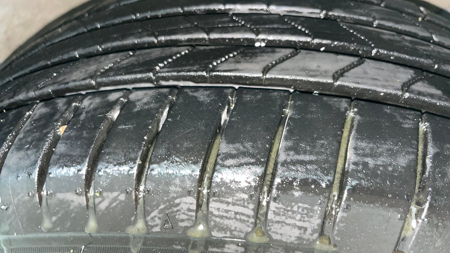 Used 2017 Hyundai Elite i20 Asta 1.2 (O) Petrol Manual tyres RIGHT FRONT TYRE TREAD VIEW