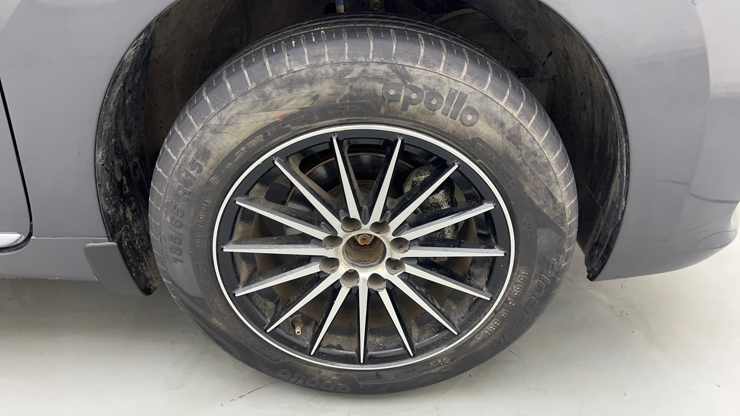 Used 2023 Maruti Suzuki Baleno Sigma MT Petrol Manual tyres RIGHT FRONT TYRE RIM VIEW