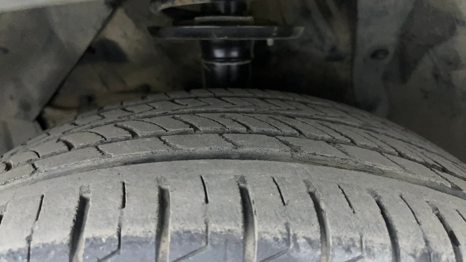 Used 2018 Maruti Suzuki Vitara Brezza [2016-2020] ZDi Plus Diesel Manual tyres LEFT FRONT TYRE TREAD VIEW