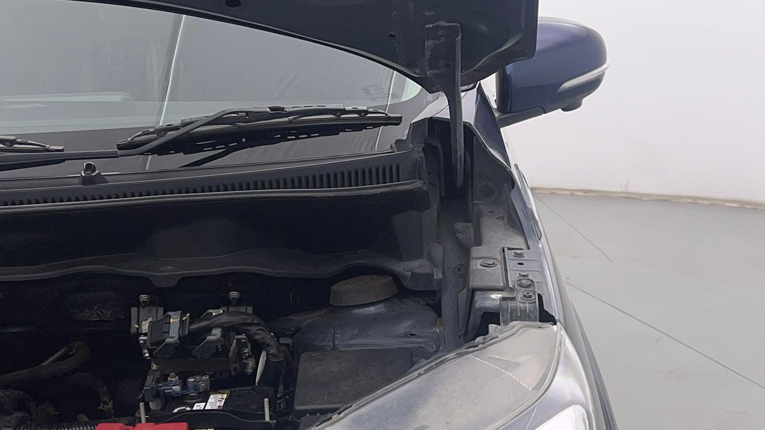 Used 2022 Maruti Suzuki XL6 Alpha Plus AT Petrol Petrol Automatic engine ENGINE LEFT SIDE HINGE & APRON VIEW