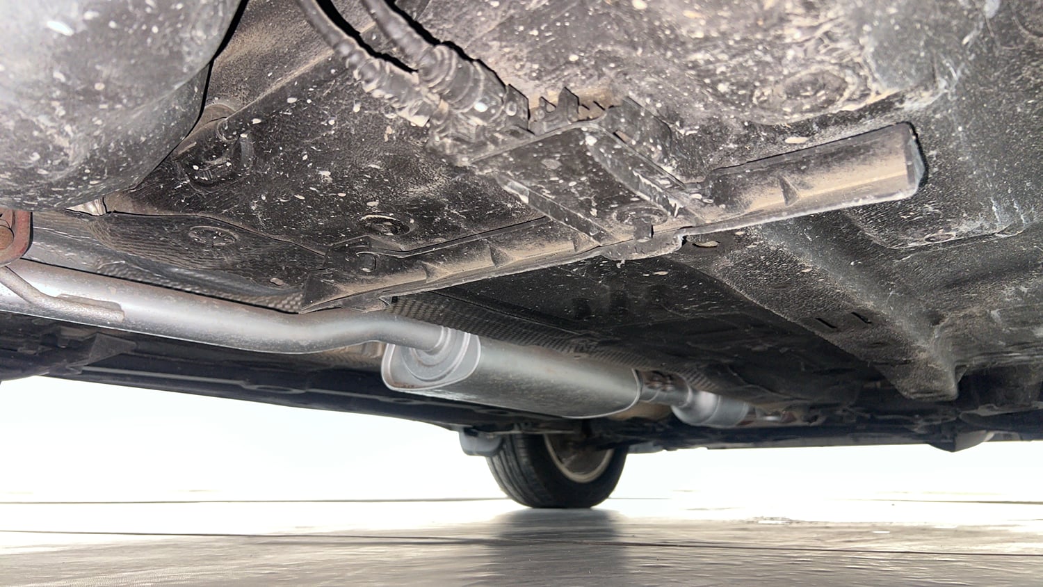 Used 2022 Volkswagen Taigun Highline 1.0 TSI AT Petrol Automatic extra REAR RIGHT UNDERBODY VIEW