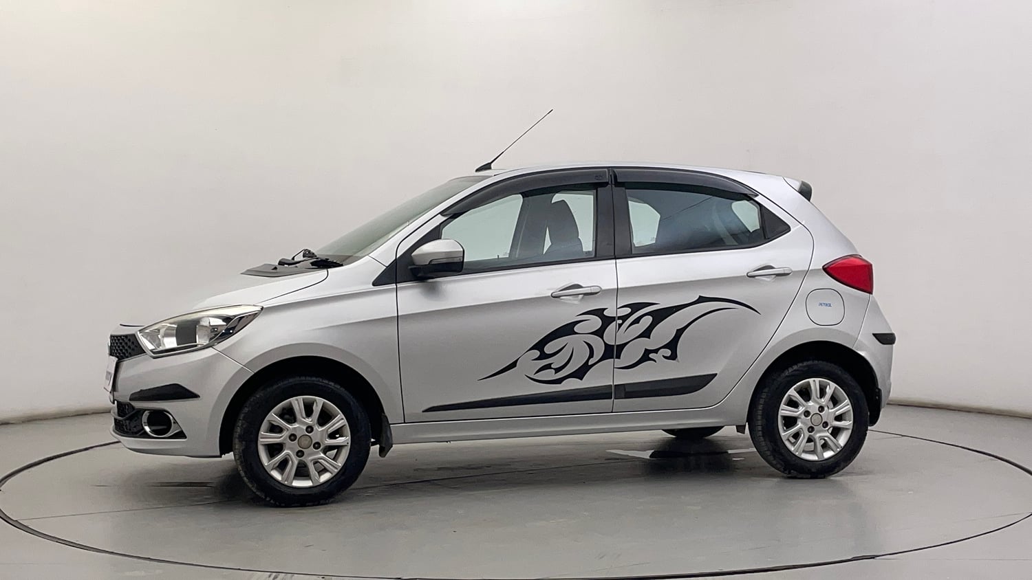 Used 2018 Tata Tiago Revotron XZ Petrol Manual exterior LEFT SIDE VIEW