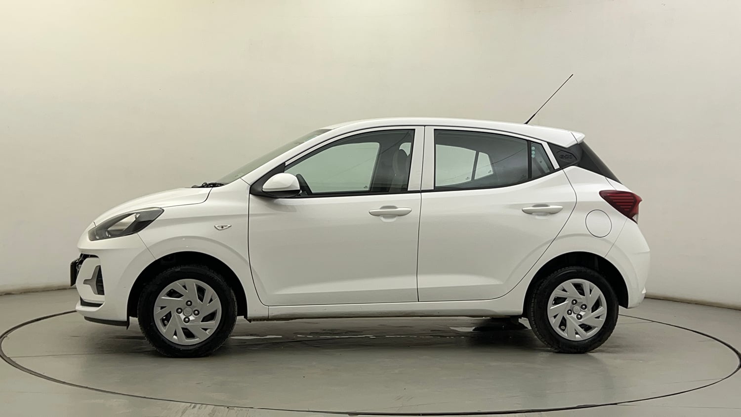 Used 2025 Hyundai Grand i10 Nios Magna 1.2 Kappa Petrol Manual exterior LEFT SIDE VIEW