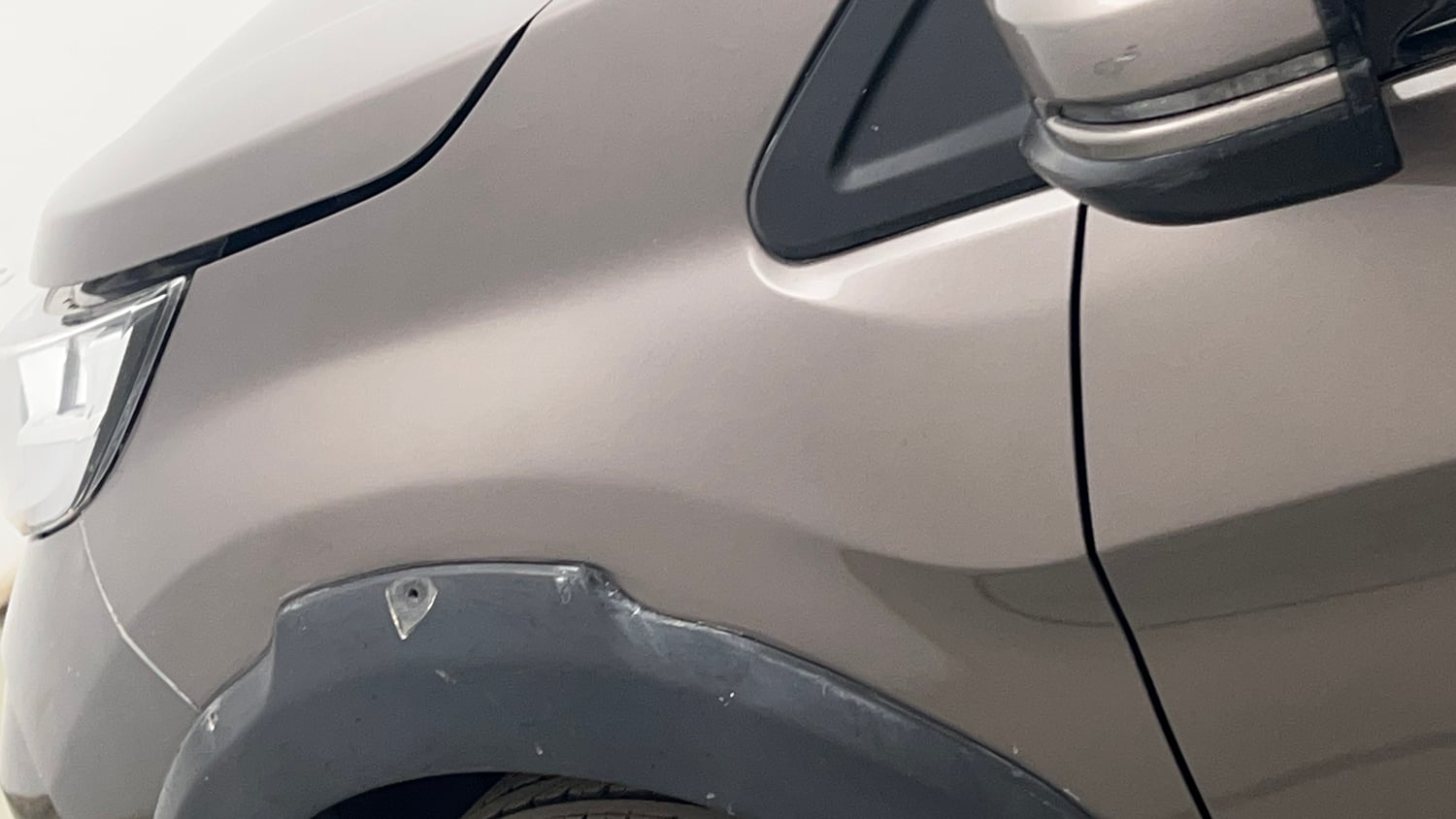 Used 2017 Honda BR-V V CVT Petrol Petrol Automatic dents MINOR DENT
