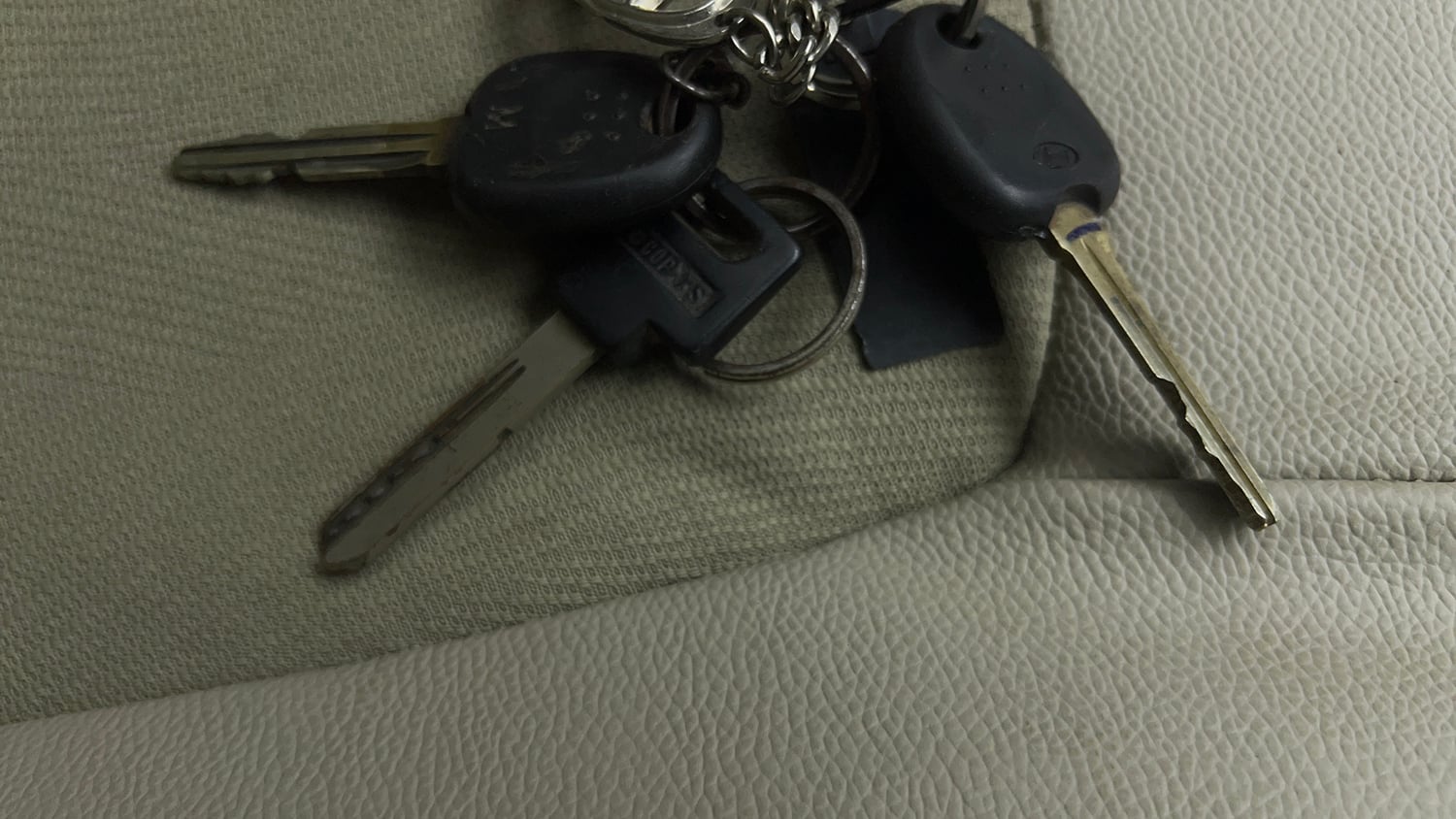 Used 2015 Hyundai i10 Magna 1.1 iRDE2 Petrol Manual extra CAR KEY VIEW