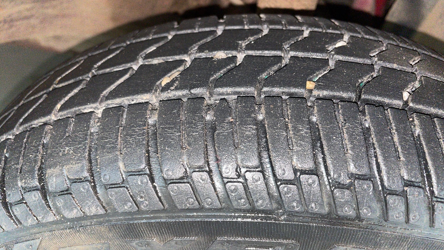 Used 2017 Tata Nano Twist XTA Petrol Automatic tyres RIGHT FRONT TYRE TREAD VIEW