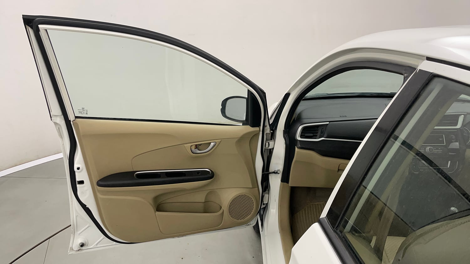 Used 2017 Honda Amaze 1.2 SX i-VTEC Petrol Manual interior LEFT FRONT DOOR OPEN VIEW