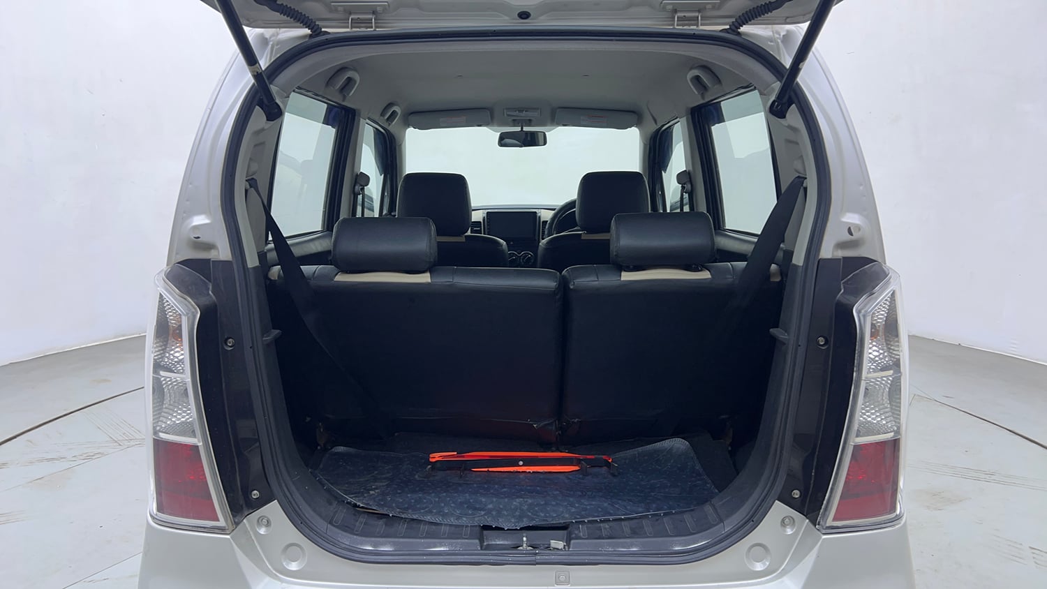 Used 2018 Maruti Suzuki Wagon R VXI+ (O) Petrol Manual interior DICKY INSIDE VIEW