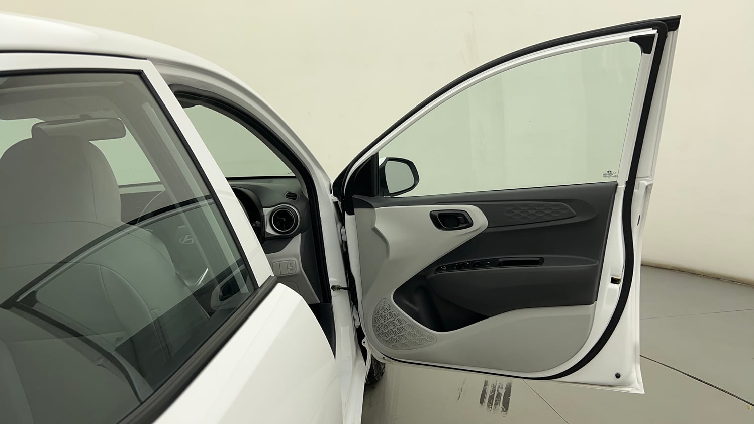 Used 2025 Hyundai Grand i10 Nios Magna 1.2 Kappa Petrol Manual interior RIGHT FRONT DOOR OPEN VIEW