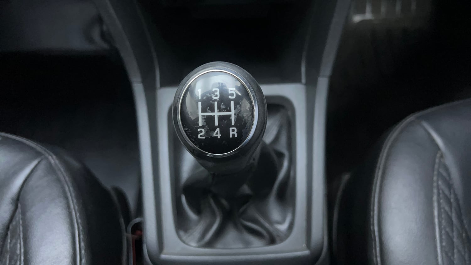 Used 2018 Maruti Suzuki Vitara Brezza [2016-2020] ZDi Plus Diesel Manual interior GEAR  KNOB VIEW