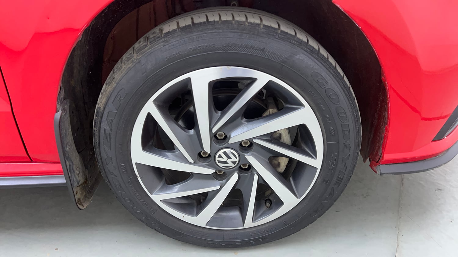 Used 2021 Volkswagen Polo Comfortline 1.0L MPI Petrol Manual tyres RIGHT FRONT TYRE RIM VIEW