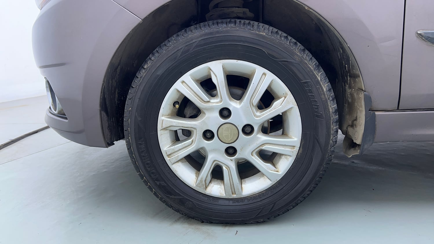 Used 2017 Tata Tigor Revotorq XZ Diesel Manual tyres LEFT FRONT TYRE RIM VIEW