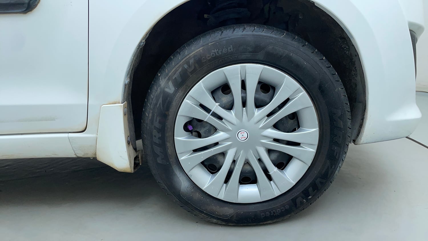 Used 2013 Maruti Suzuki Ertiga Vxi Petrol Manual tyres RIGHT FRONT TYRE RIM VIEW