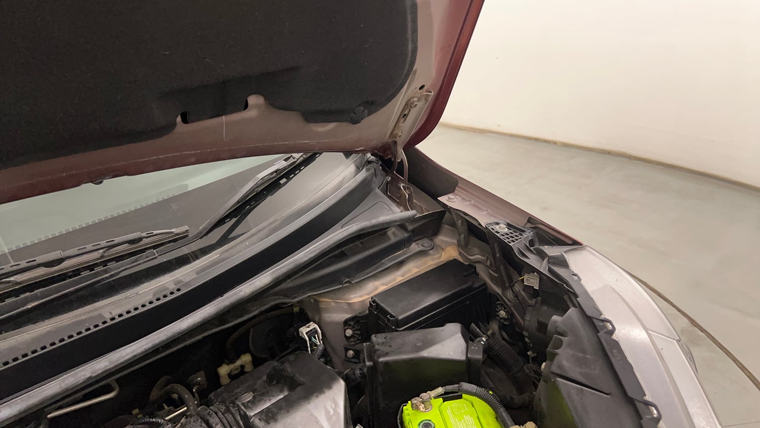 Used 2017 Honda WR-V S MT Petrol Petrol Manual engine ENGINE LEFT SIDE HINGE & APRON VIEW