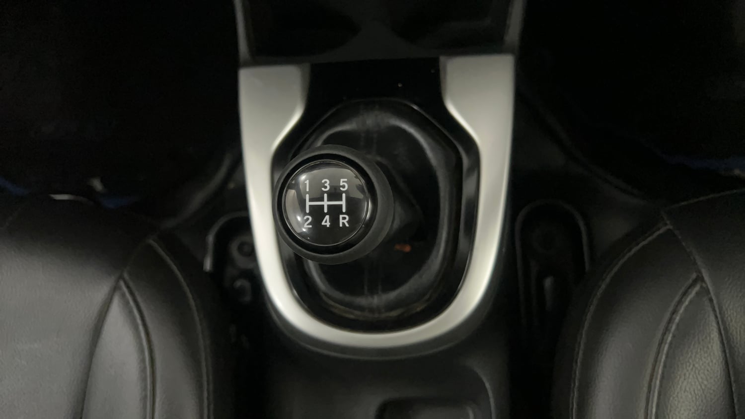 Used 2017 Honda WR-V S MT Petrol Petrol Manual interior GEAR  KNOB VIEW