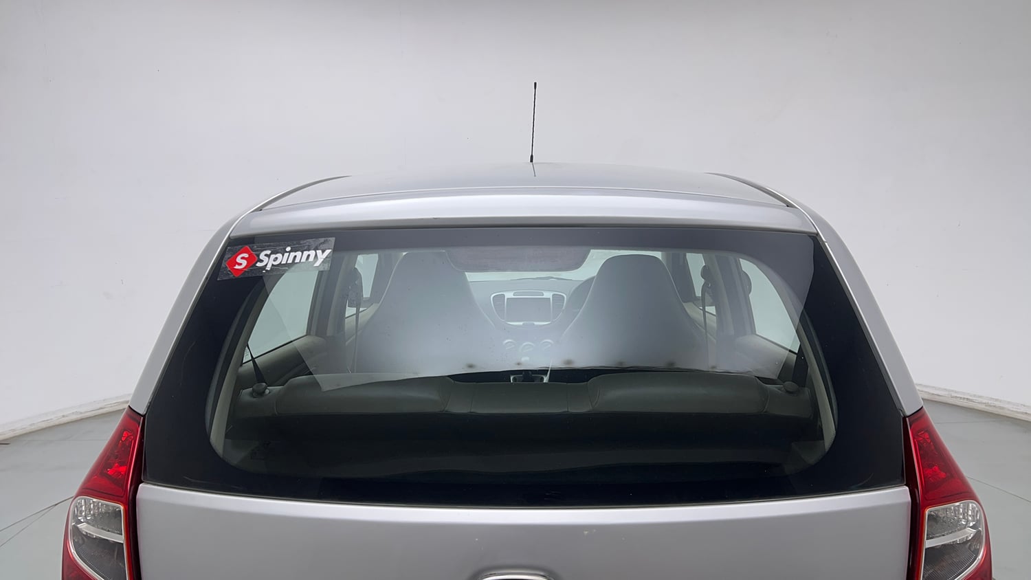 Used 2015 Hyundai i10 Magna 1.1 iRDE2 Petrol Manual exterior BACK WINDSHIELD VIEW
