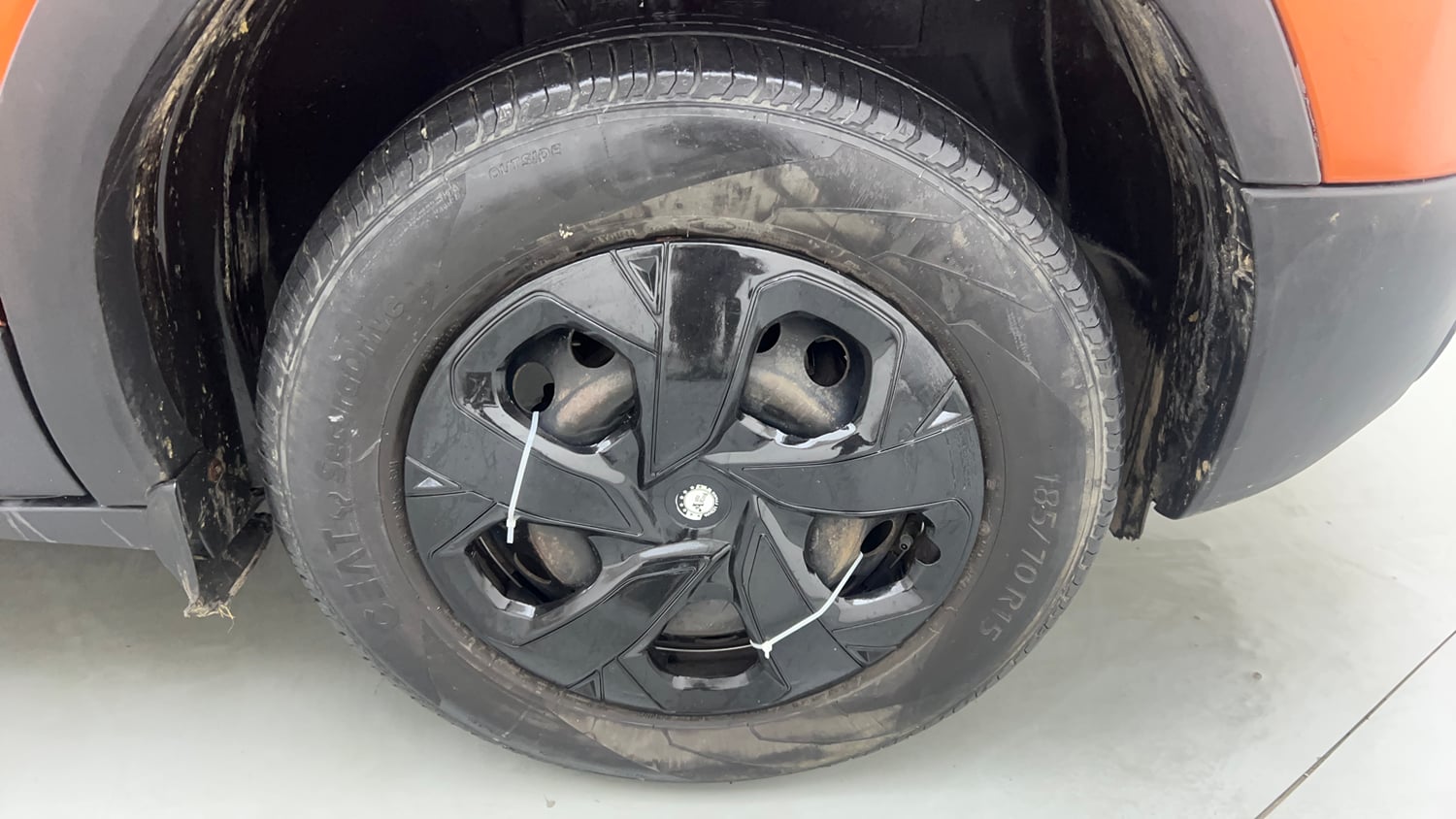 Used 2021 Tata Punch Adventure Rhythm Pack MT Petrol Manual tyres RIGHT FRONT TYRE RIM VIEW