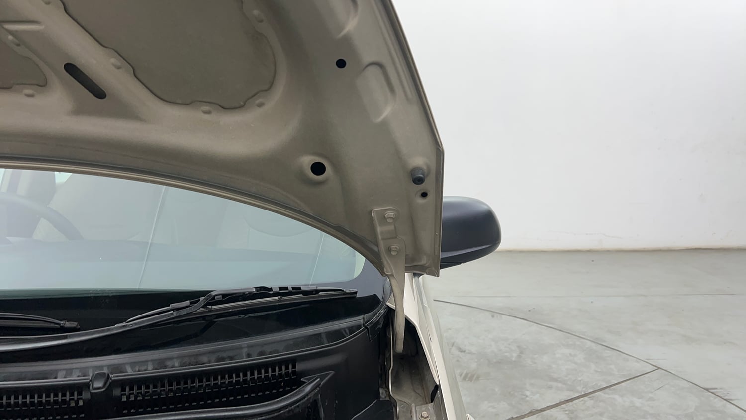 Used 2019 Hyundai Santro Era Executive Petrol Manual engine ENGINE LEFT SIDE HINGE & APRON VIEW