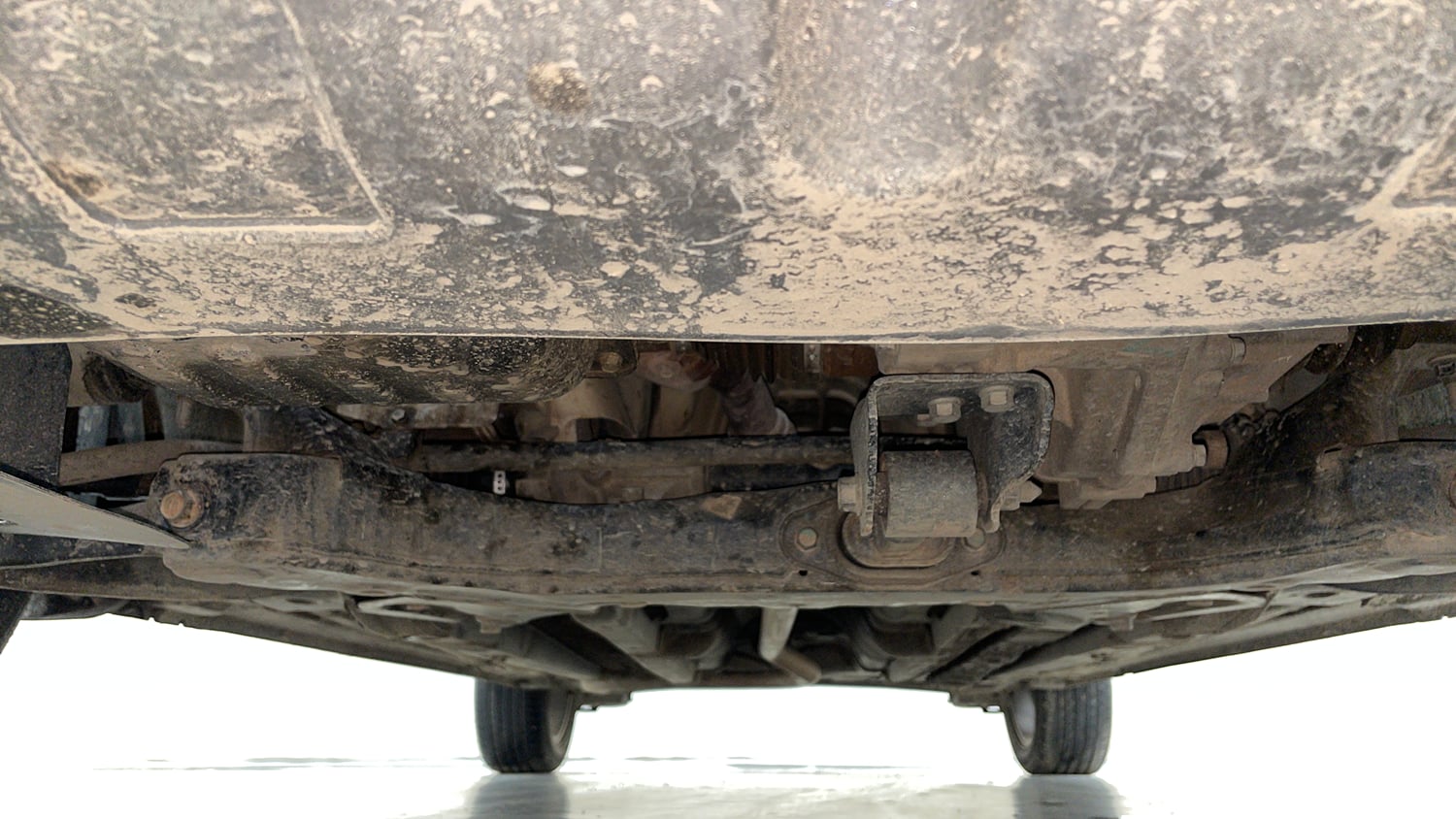 Used 2014 Hyundai Elite i20 Asta 1.2 Petrol Manual extra FRONT LEFT UNDERBODY VIEW