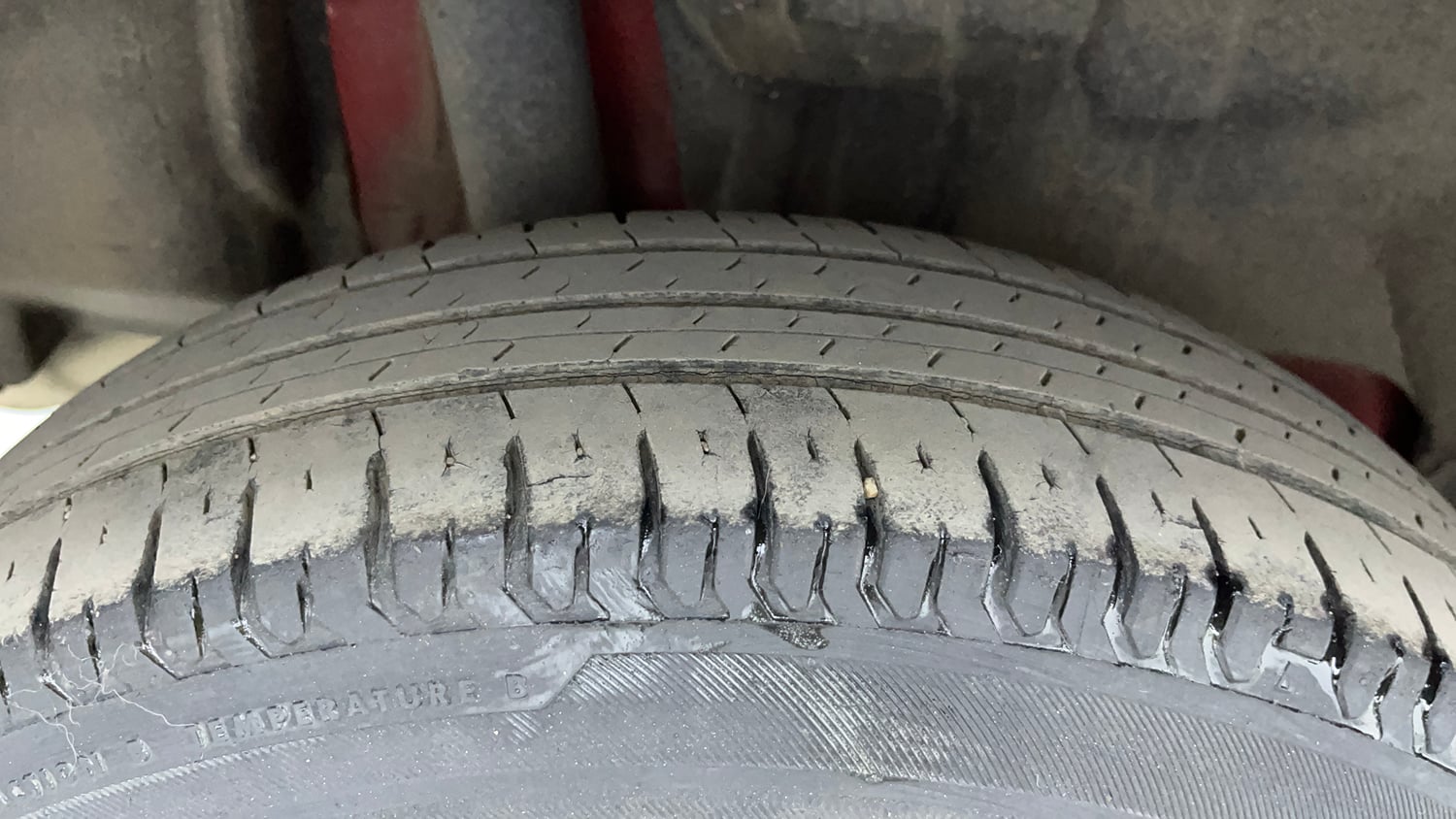 Used 2019 Maruti Suzuki Swift VXi Petrol Manual tyres RIGHT REAR TYRE TREAD VIEW