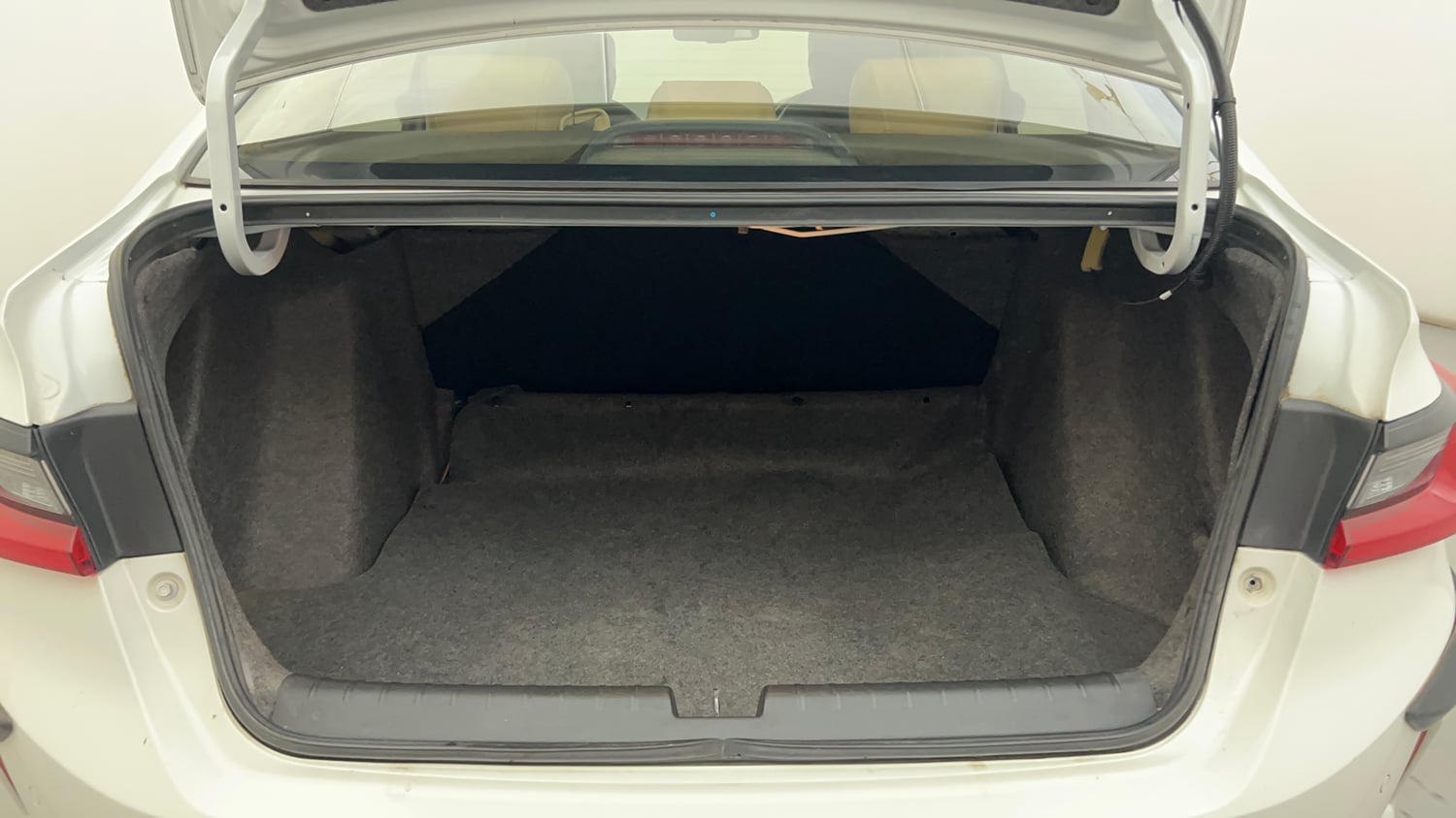 Used 2023 Honda City VX Petrol MT Petrol Manual interior DICKY INSIDE VIEW