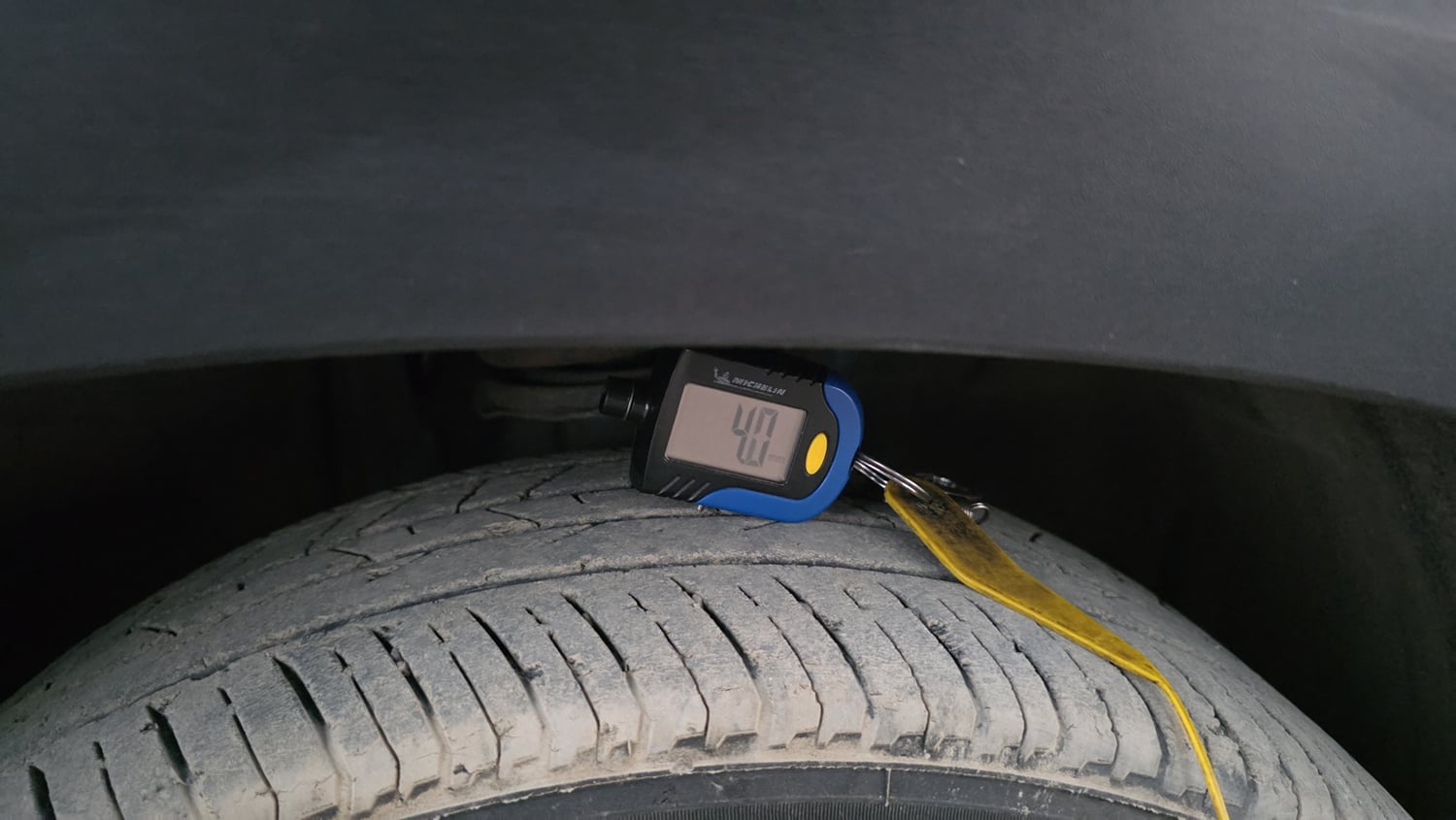 Used 2022 Nissan Magnite XV Premium Turbo CVT Petrol Automatic tyres RIGHT FRONT TYRE TREAD VIEW