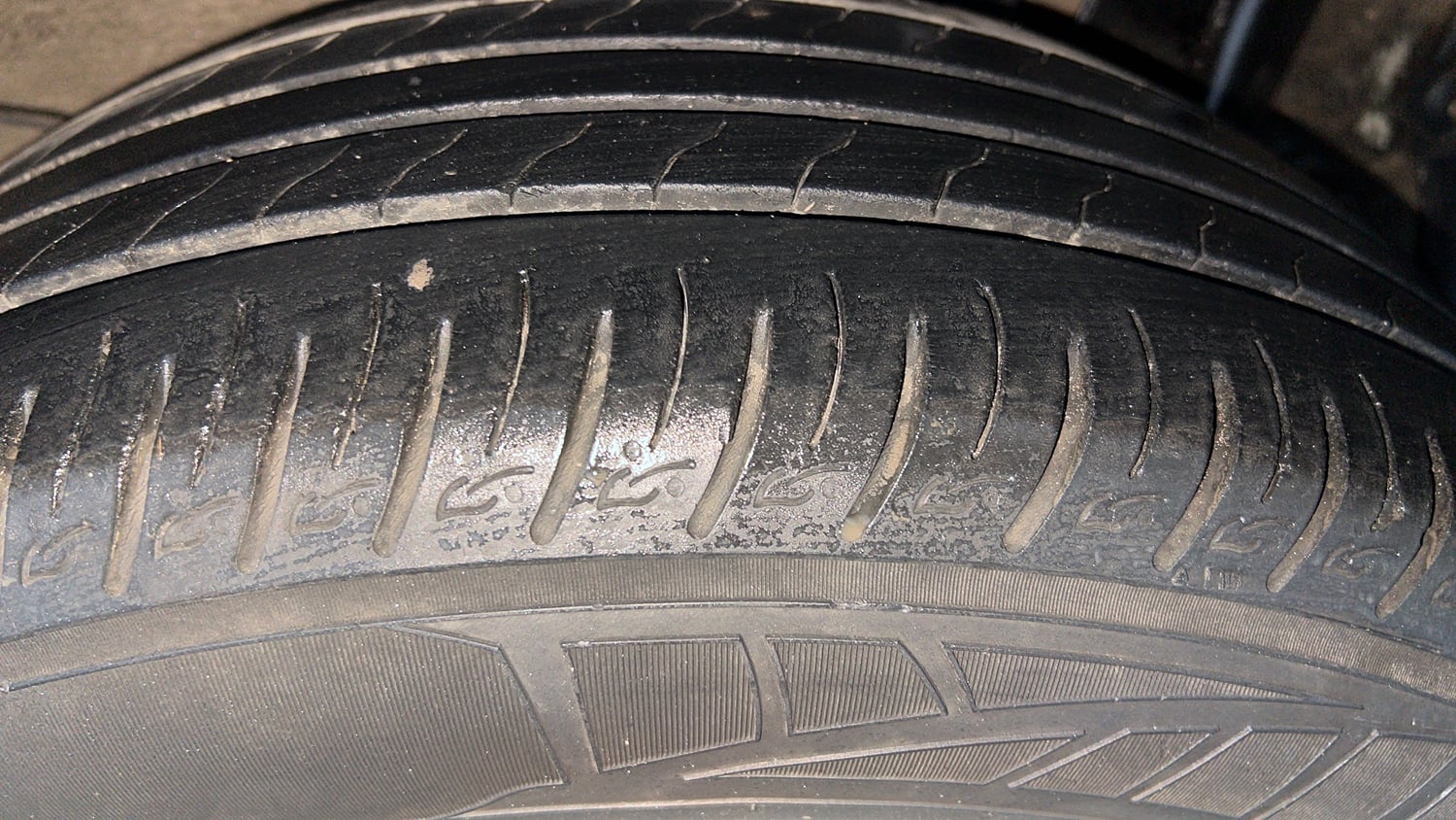 Used 2021 Kia Sonet HTK Plus 1.2 Petrol Manual tyres LEFT REAR TYRE TREAD VIEW