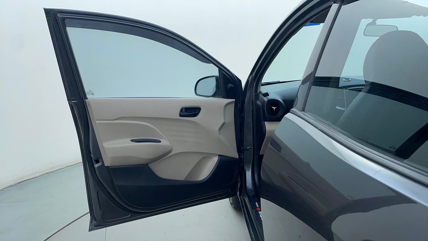 Used 2021 Hyundai Santro Magna Petrol Manual interior LEFT FRONT DOOR OPEN VIEW