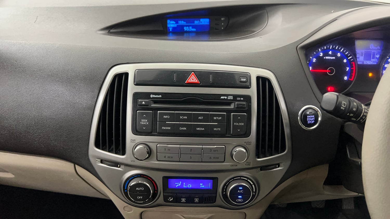 Used 2014 Hyundai i20 Asta 1.2 Petrol Manual interior MUSIC SYSTEM & AC CONTROL VIEW