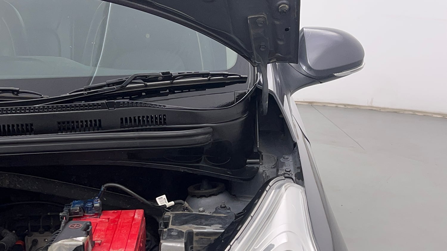 Used 2019 Hyundai Grand i10 Sportz 1.2 Kappa VTVT Petrol Manual engine ENGINE LEFT SIDE HINGE & APRON VIEW