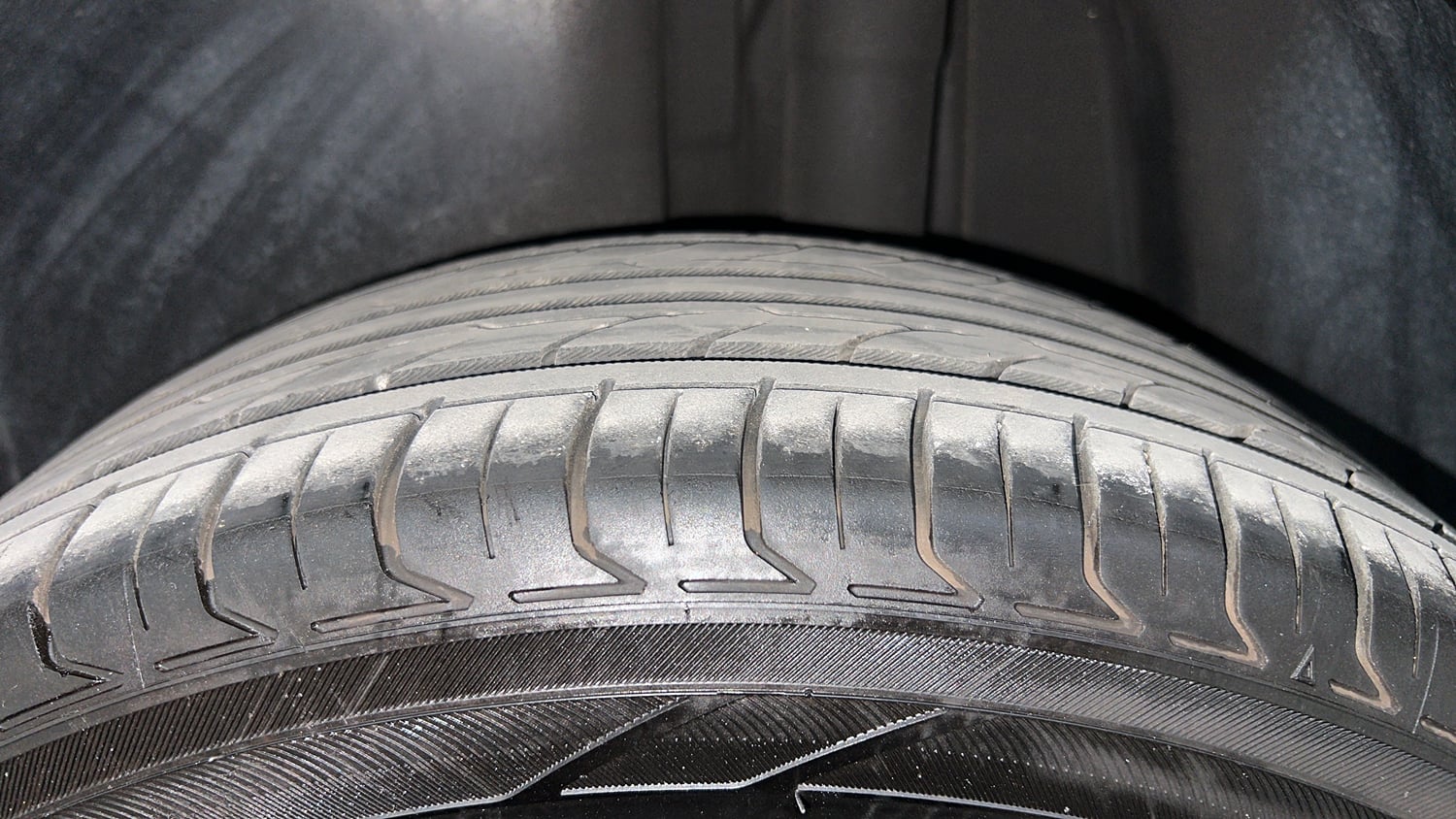 Used 2022 Volkswagen Taigun Highline 1.0 TSI AT Petrol Automatic tyres LEFT REAR TYRE TREAD VIEW