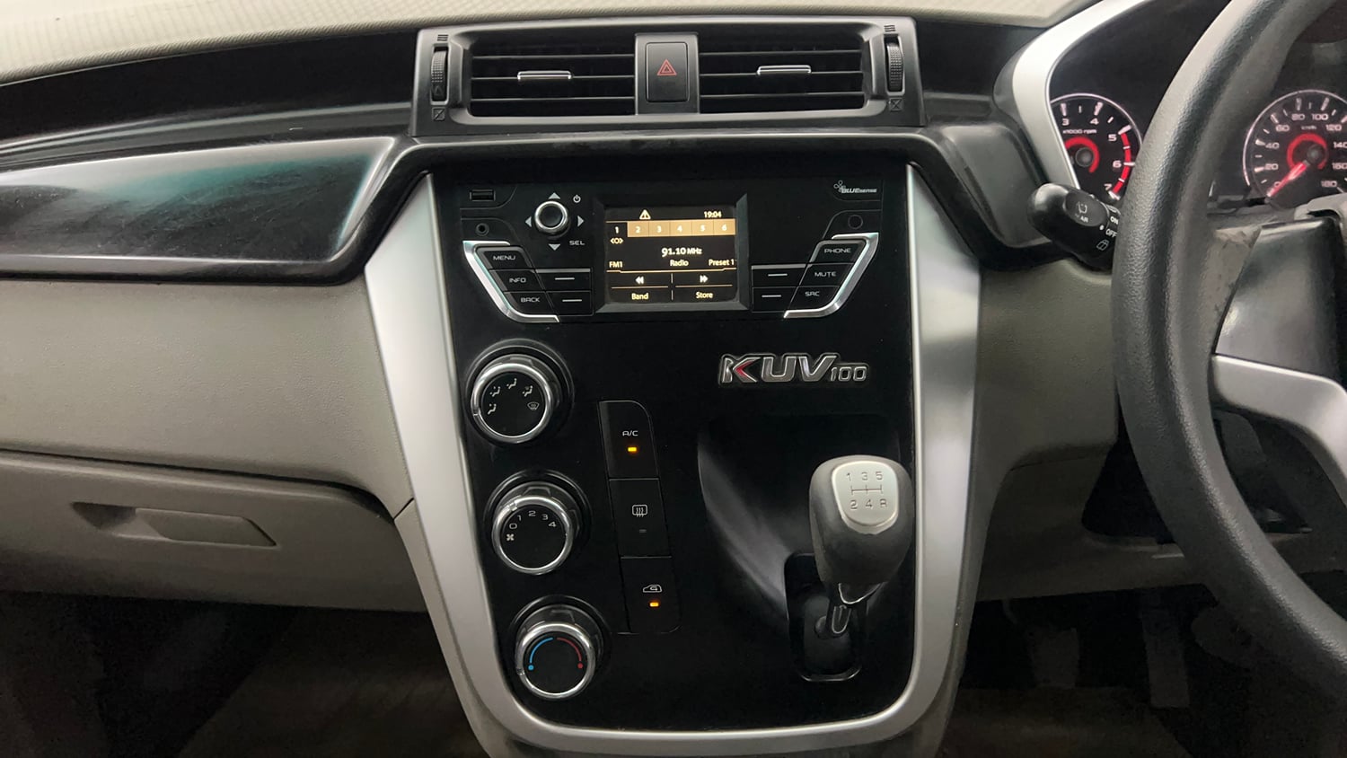 Used 2017 Mahindra KUV100 K6 D 6 STR Diesel Manual interior MUSIC SYSTEM & AC CONTROL VIEW
