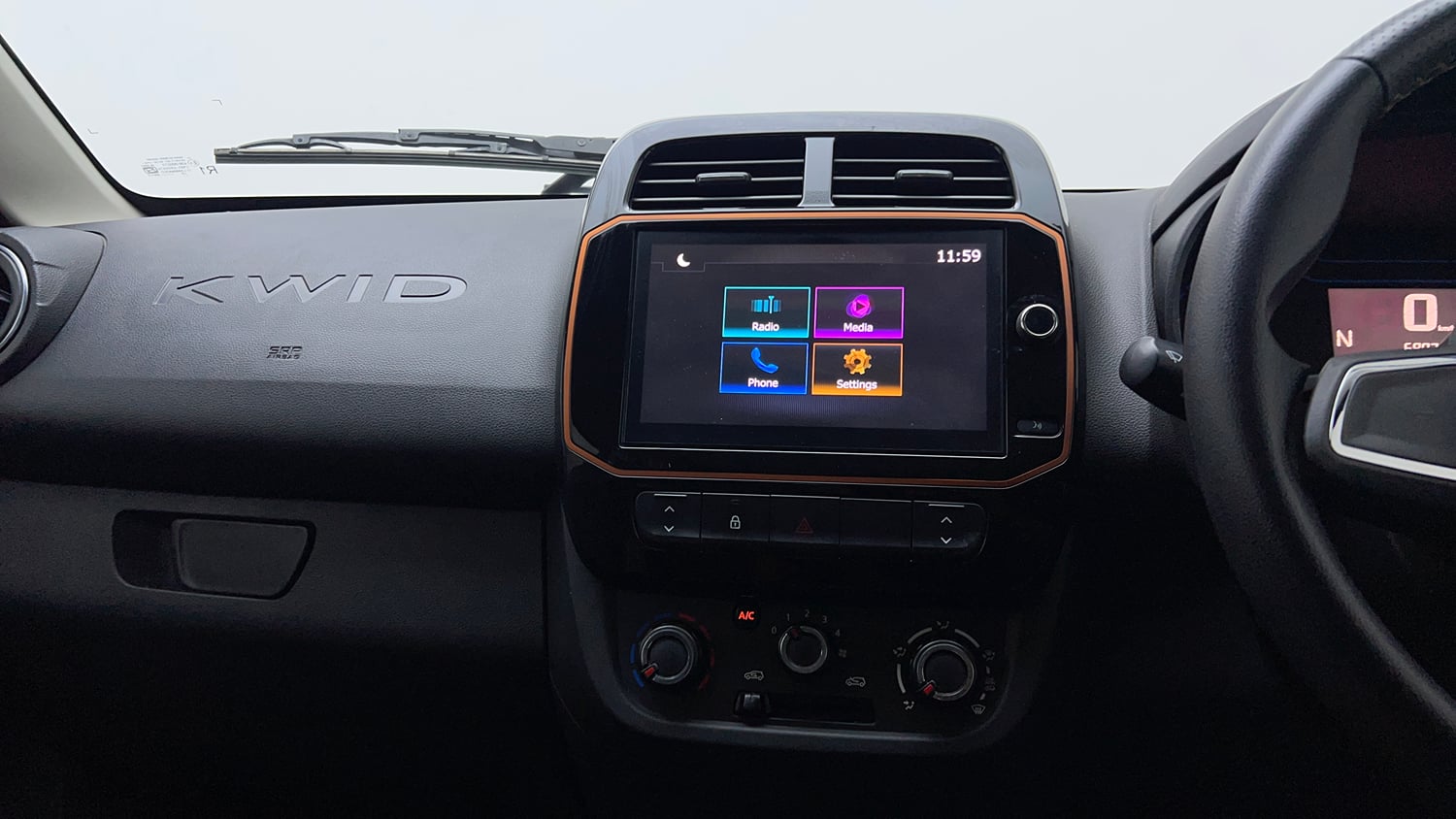 Used 2021 Renault Kwid CLIMBER 1.0 AMT Opt Petrol Automatic top_features Touch screen infotainment system