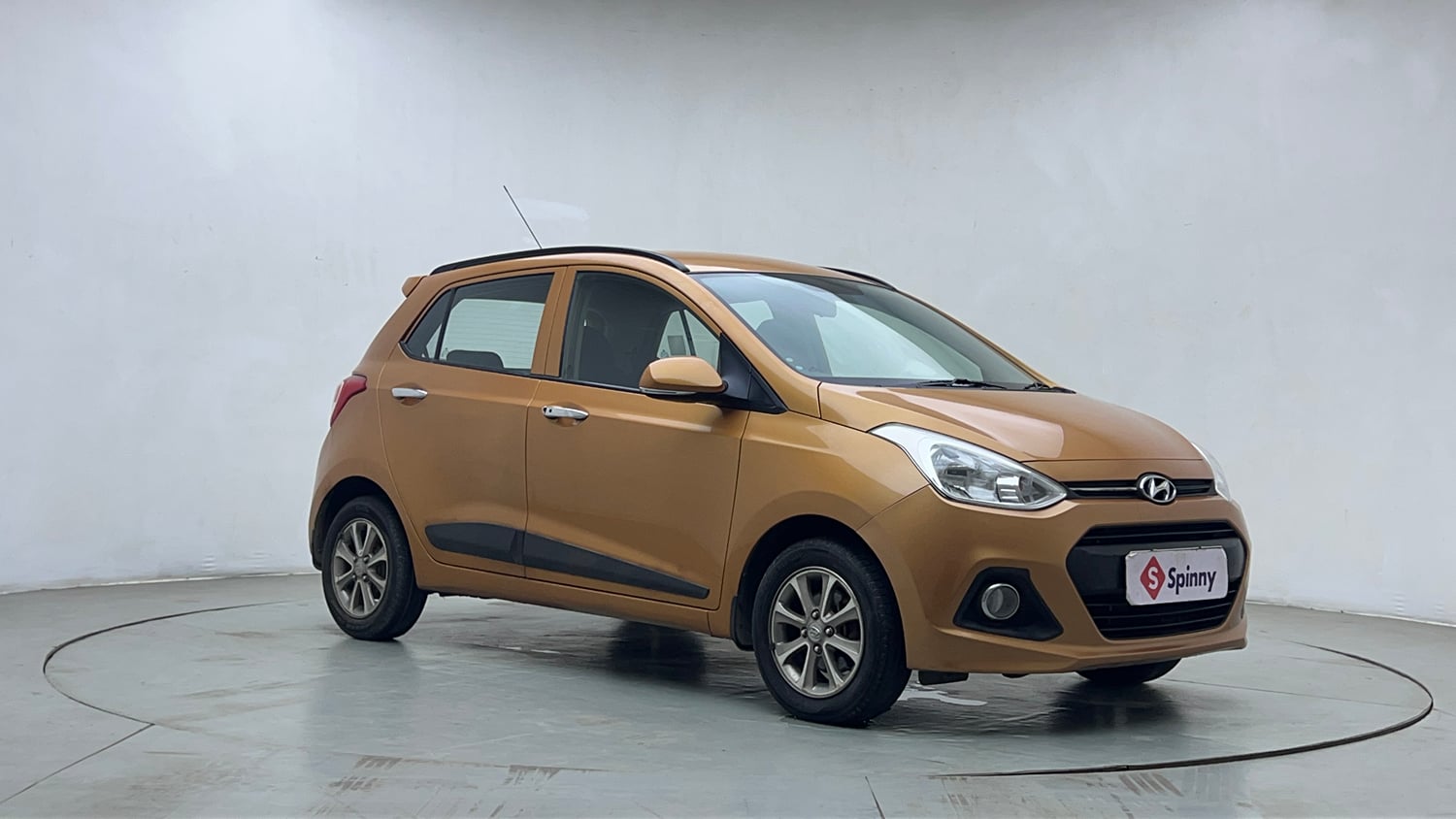 Used 2016 Hyundai Grand i10 Asta 1.2 Kappa VTVT Petrol Manual exterior RIGHT FRONT CORNER VIEW