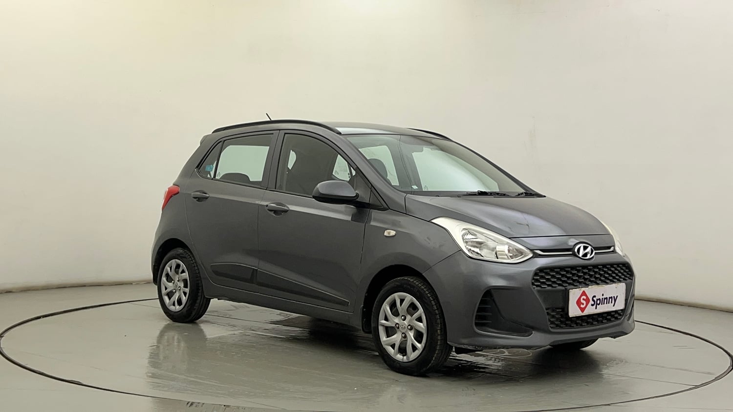 Used 2019 Hyundai Grand i10 Magna 1.2 Kappa VTVT Petrol Manual exterior RIGHT FRONT CORNER VIEW