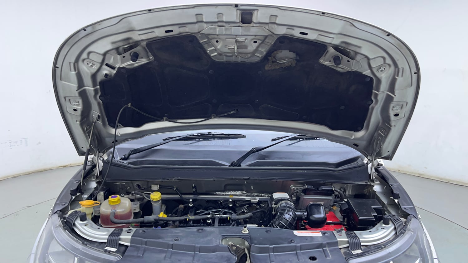 Used 2019 Mahindra KUV100 NXT K8 6 STR Dual Tone Petrol Manual engine ENGINE & BONNET OPEN FRONT VIEW