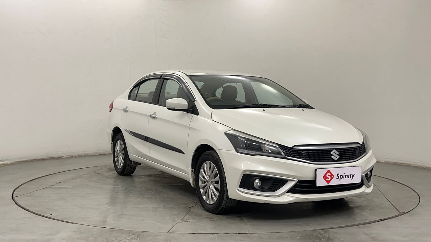 Used 2022 Maruti Suzuki Ciaz Zeta 1.5 Petrol Manual exterior RIGHT FRONT CORNER VIEW