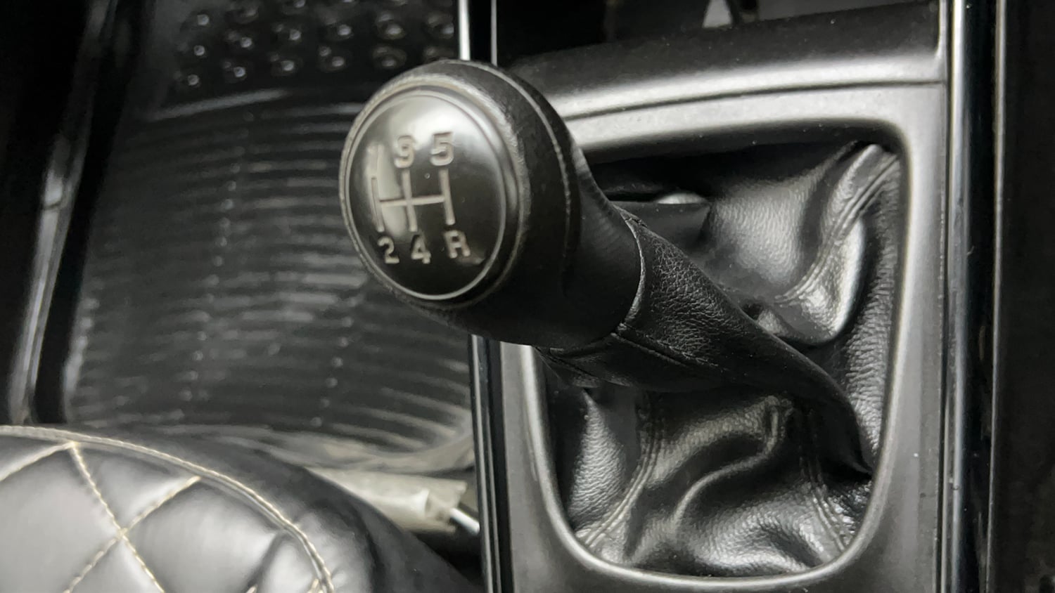 Used 2021 Maruti Suzuki Baleno Sigma Petrol Manual interior GEAR  KNOB VIEW