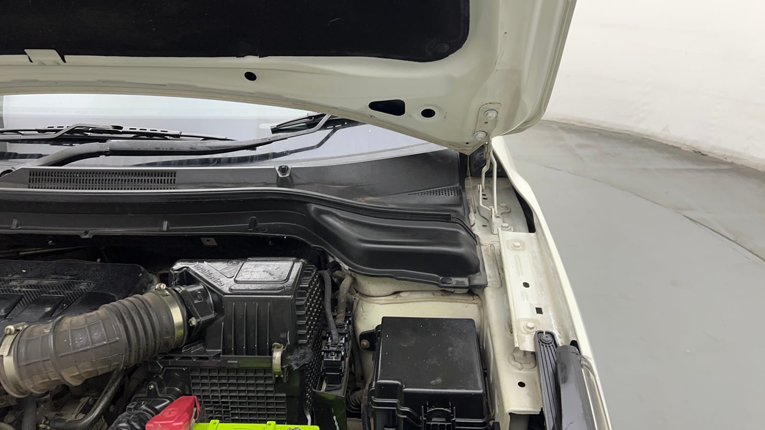 Used 2019 Mahindra XUV 300 1.2 W6 Petrol Manual engine ENGINE LEFT SIDE HINGE & APRON VIEW